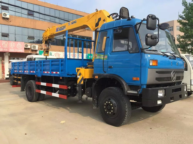 東風(fēng)145隨車(chē)吊（可裝3.5噸~6.3噸吊機）