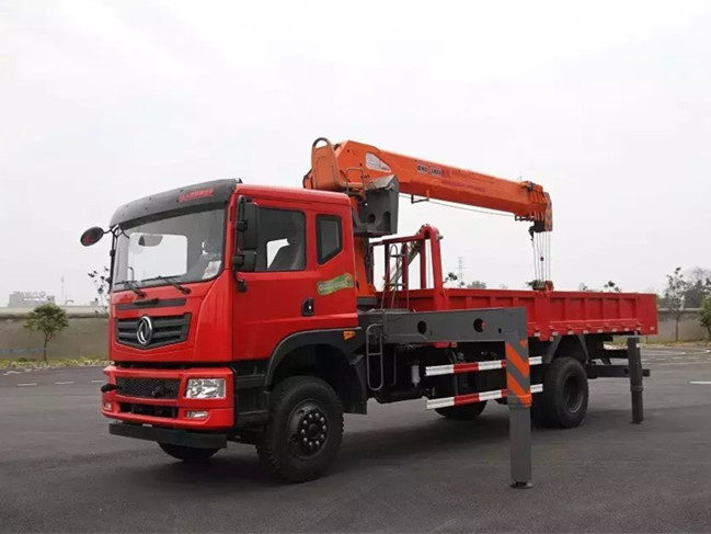 東風(fēng)D701（可裝3.2~8噸吊機）隨車(chē)吊帶自卸