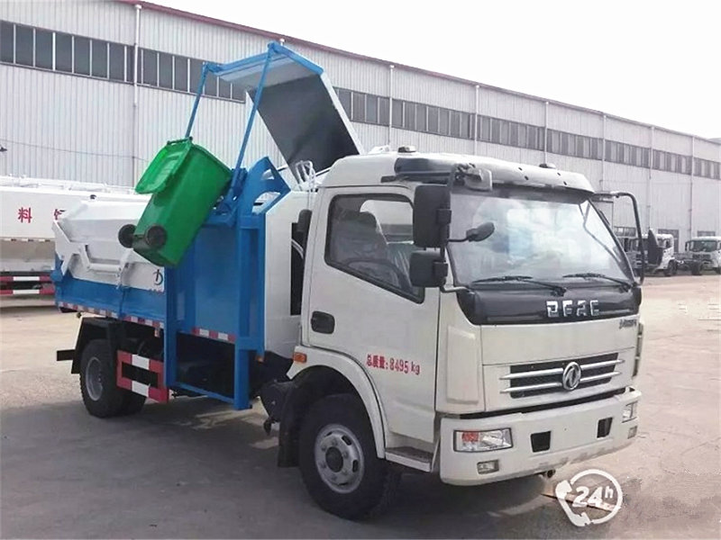 國五東風(fēng)自裝卸式垃圾車(chē)