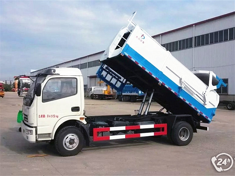 國五東風(fēng)自裝卸式垃圾車(chē)