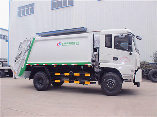 國五東風(fēng)D913或153壓縮式垃圾車(chē)