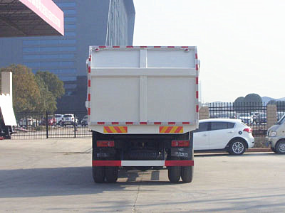 國五東風(fēng)嘉運壓縮式對接垃圾車(chē)