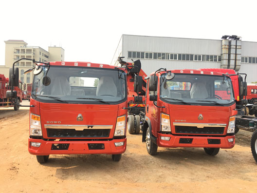 【國五 上藍牌】重汽豪沃平板車(chē)