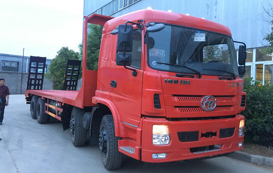 【國五】三環(huán)昊龍前四后八挖機平板車(chē)