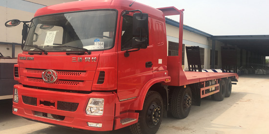 【國五】三環(huán)昊龍前四后八挖機平板車(chē)