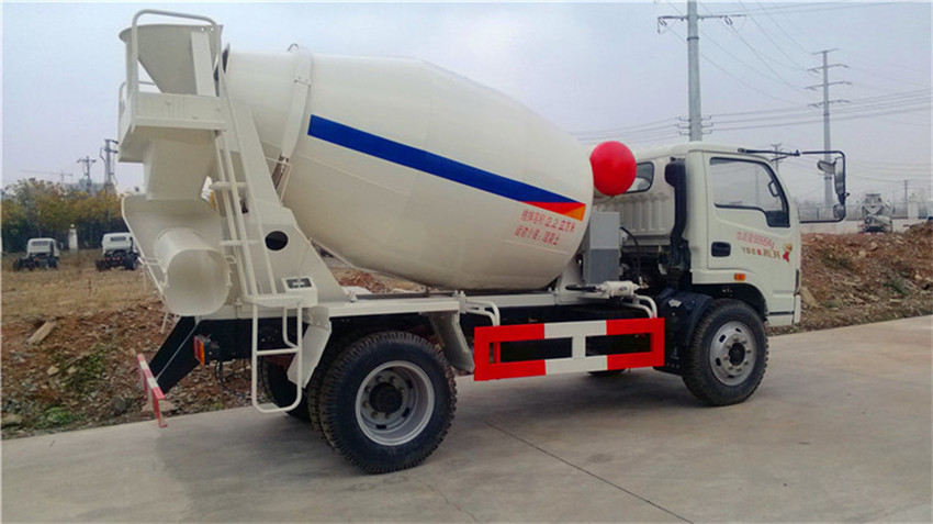 躍進(jìn)4方攪拌車(chē)