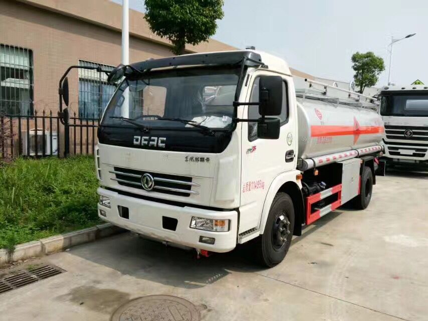 東風(fēng)多利卡8噸加油車(chē)