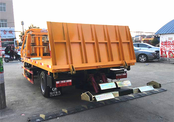 東風(fēng)多利卡藍牌一拖二清障車(chē)