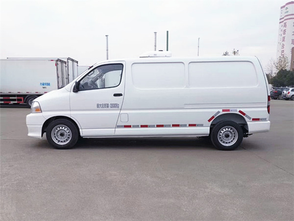 金杯快運面包冷藏車(chē)
