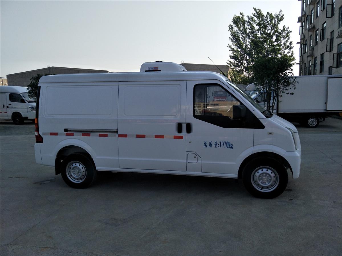 東風(fēng)小康面包式商務(wù)冷藏車(chē)
