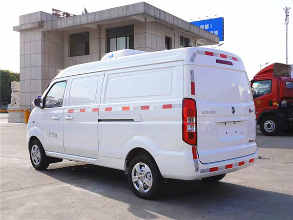 金杯小海獅X30L冷藏車(chē)
