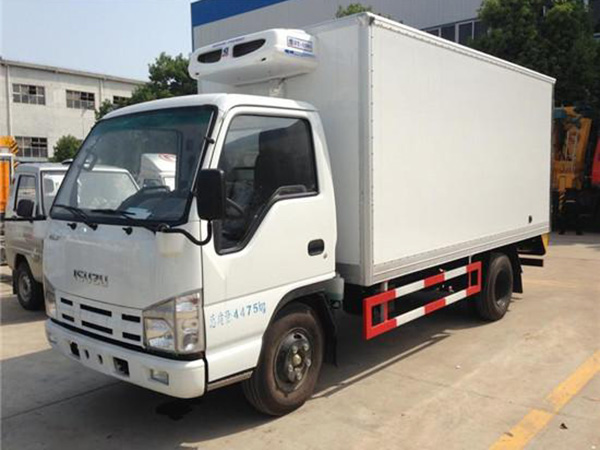 五十鈴4.1米貨廂單排冷藏車(chē)