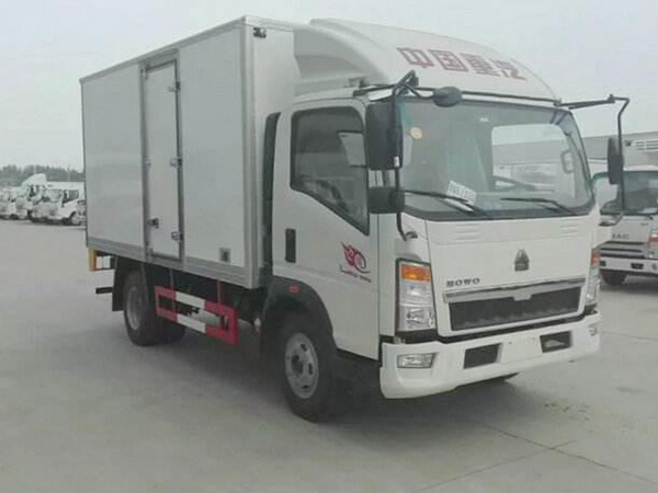 重汽豪沃4.1米貨廂冷藏車(chē)