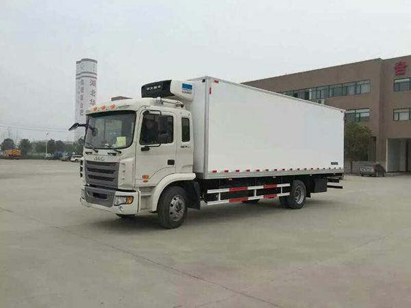 江淮6.83米貨廂冷藏車(chē)