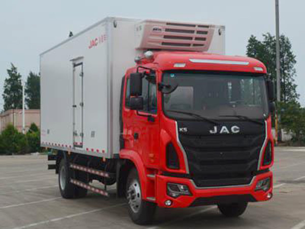 江淮6.83米貨廂冷藏車(chē)