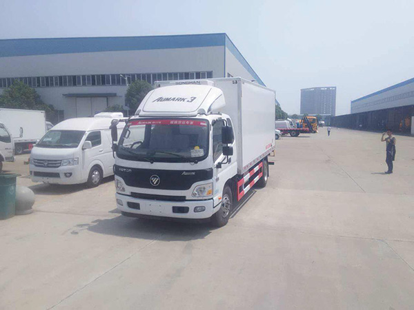 福田歐馬可排半5.1米冷藏車(chē)