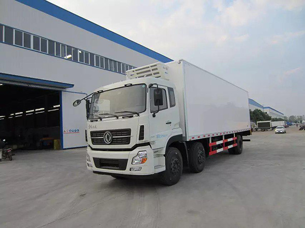 東風(fēng)天龍9.4米貨廂冷藏車(chē)