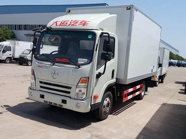 大運4.05米貨廂冷藏車(chē)