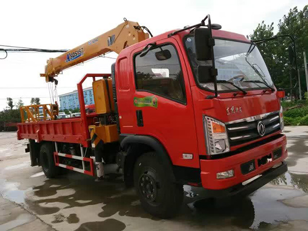 東風(fēng)廂長(cháng)3.6米藍牌隨車(chē)吊