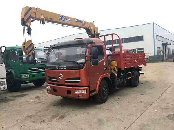 東風(fēng)3.4米藍牌隨車(chē)吊