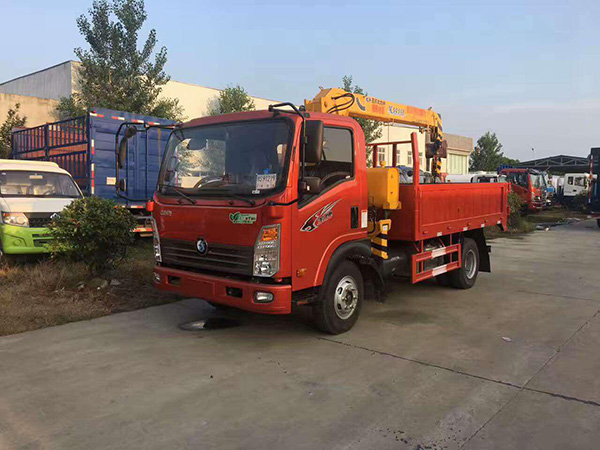 王牌3.6米貨廂藍牌隨車(chē)吊