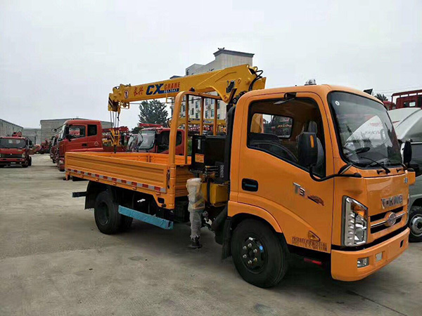 唐駿3.5米貨廂藍牌隨車(chē)吊
