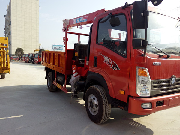 小型王牌3.2噸藍牌隨車(chē)吊