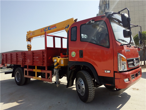 大運長(cháng)興5噸隨車(chē)吊