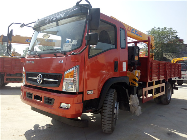 大運長(cháng)興5噸隨車(chē)吊