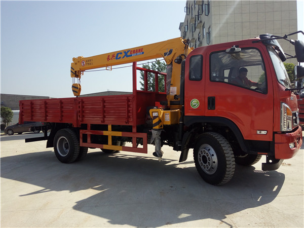 大運長(cháng)興5噸隨車(chē)吊