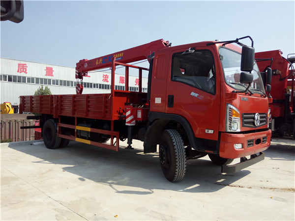 國五東風(fēng)玉虎6.3噸隨車(chē)吊
