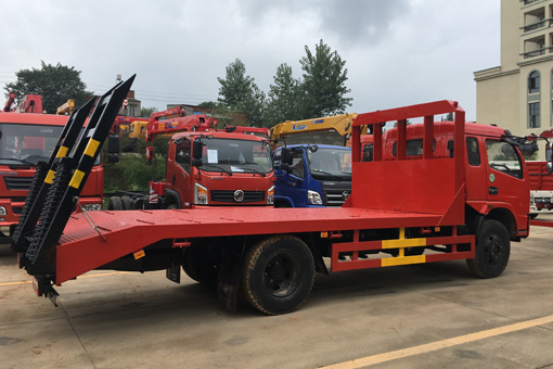 【國五】東風(fēng)福瑞卡平板車(chē)