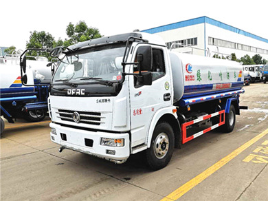 高端品質(zhì)-東風(fēng)多利卡8噸灑水車(chē)持續交付河北用戶(hù)