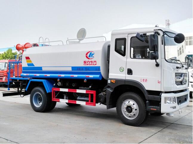 東風(fēng)D9灑水車(chē)帶霧炮的配置及參數