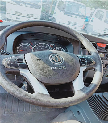 國六5噸灑水車(chē)方向盤(pán)