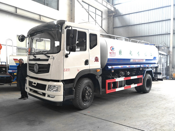 湖北程力東風(fēng)15噸灑水車(chē)價(jià)格降倒冰點(diǎn)