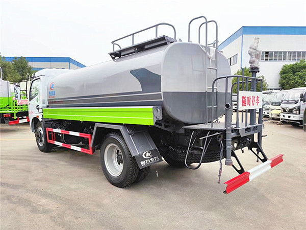 東風(fēng)福瑞卡新款灑水車(chē)