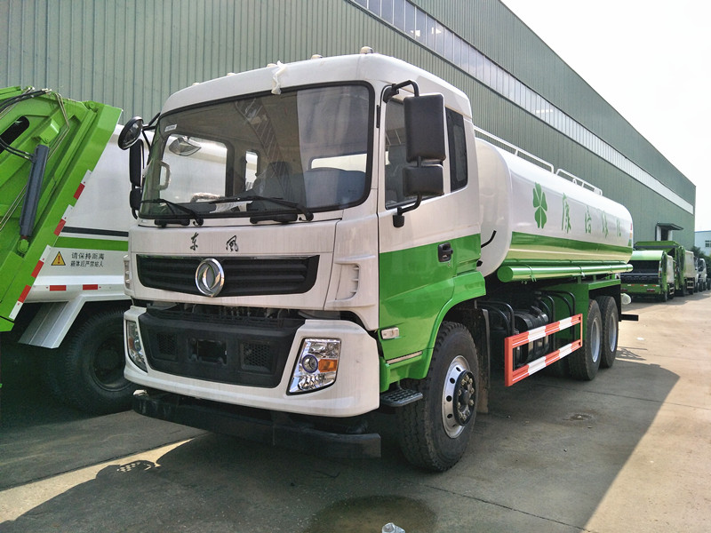 東風(fēng)新款雙橋灑水車(chē)