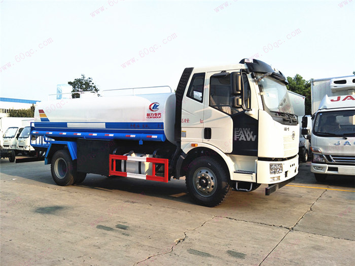 解放14噸J6灑水車(chē)