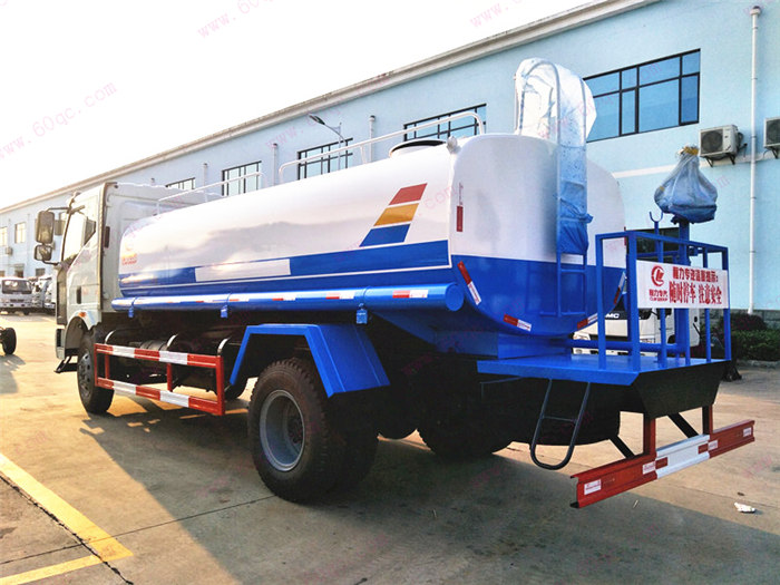 解放14噸J6灑水車(chē)
