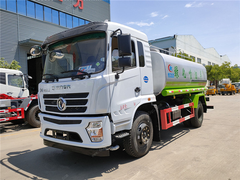 湖北程力“高端高配”灑水車(chē)訂單交付青海用戶(hù)