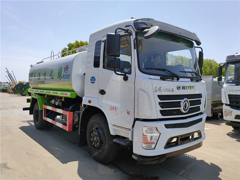 東風(fēng)D3S灑水車(chē),在程力汽車(chē)訂購1臺東風(fēng)D3S灑水車(chē)