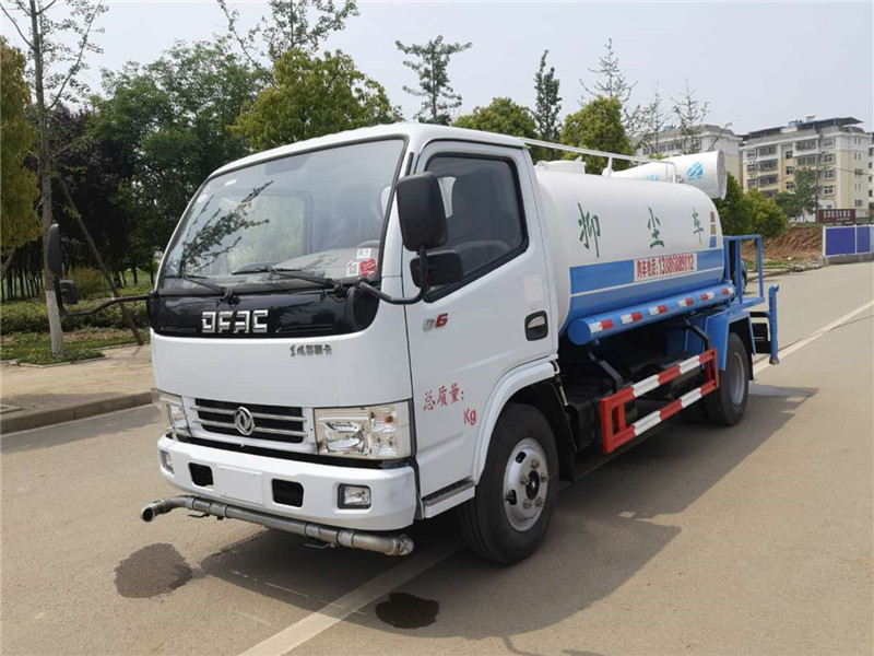 東風(fēng)多利卡藍牌5方霧炮灑水車(chē)發(fā)四川!
