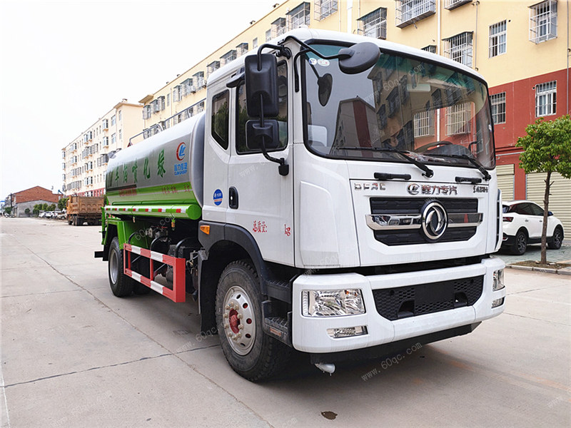 東風(fēng)多利卡D9霧炮車(chē)