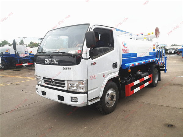 東風(fēng)多利卡D6霧炮車(chē)