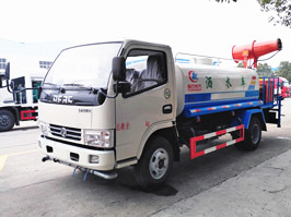 東風(fēng)霧炮灑水車(chē)規格型號,熱銷(xiāo)5噸霧炮車(chē)報價(jià)