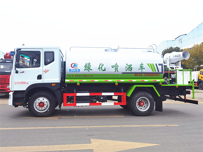東風(fēng)多利卡D9新款霧炮車(chē)