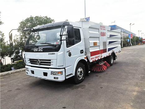 東風(fēng)多利卡D7掃路車(chē)軍工產(chǎn)品發(fā)河北張家口！