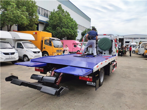 東風(fēng)多利卡藍牌一拖二清障車(chē)