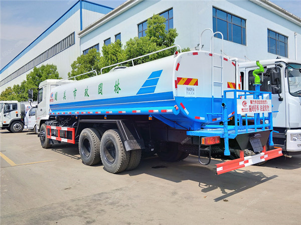 東風(fēng)D3后雙橋灑水車(chē)